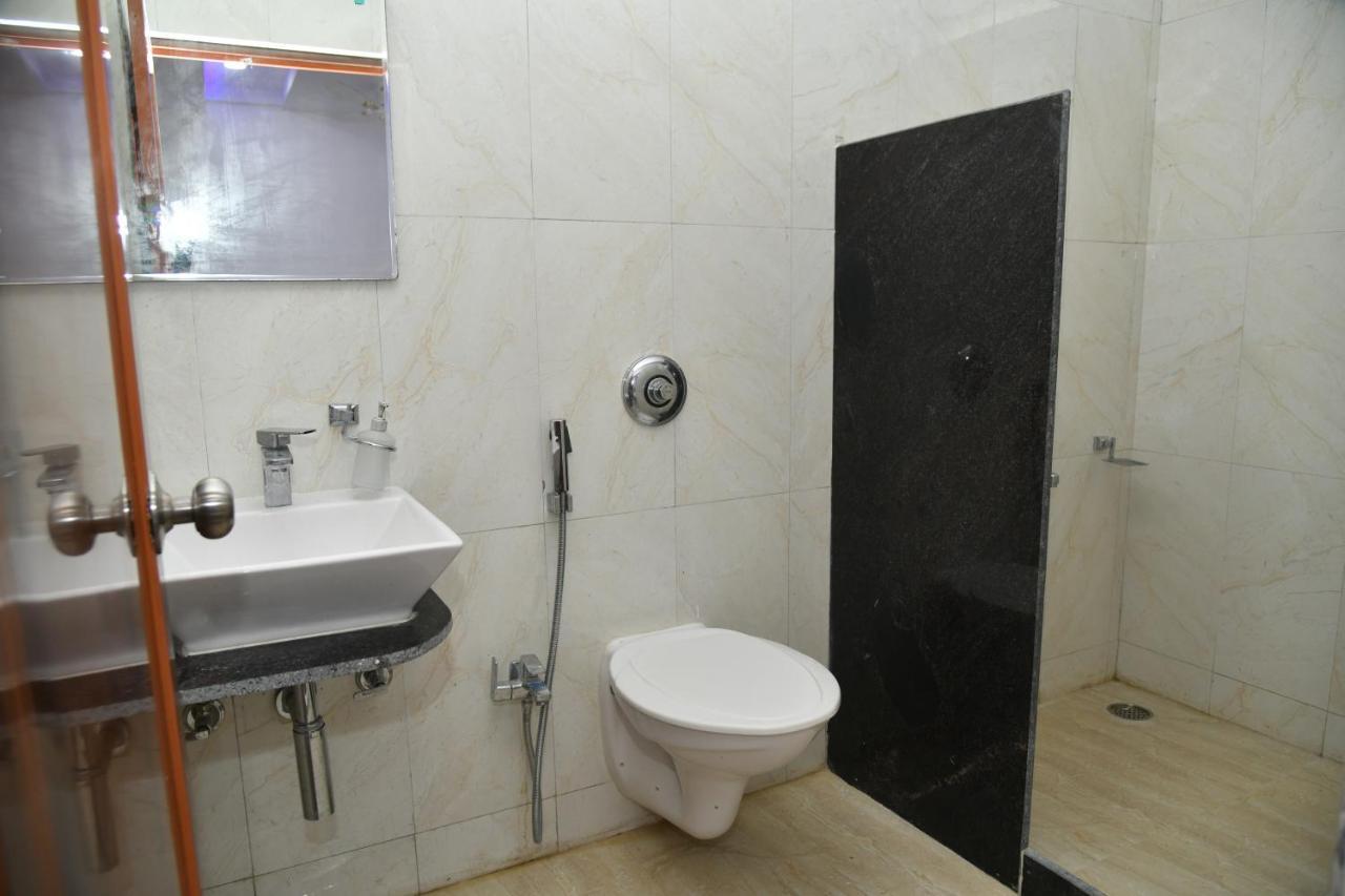 Hotel Sea Rock Jangli Ghāt Buitenkant foto